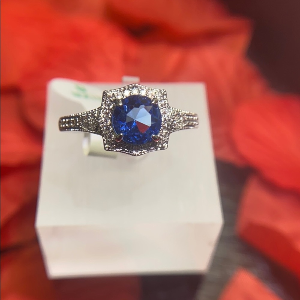 Gorgeous ring size 7 or eight